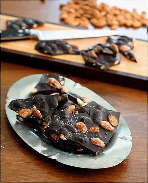 Desserts-Recipes-3-Chocolate-Almond-Bark