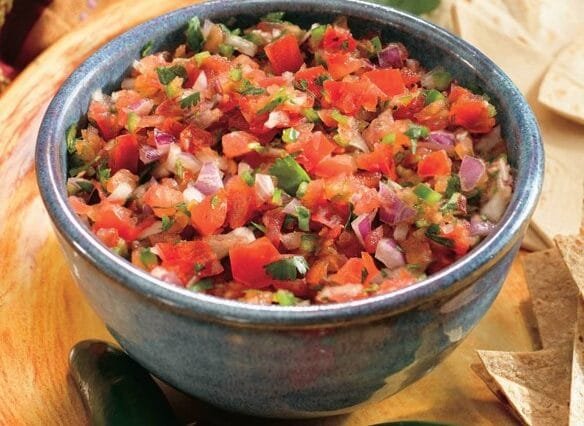 Fresh Salsa Caliente: Vibrant Tomato & Onion Blend