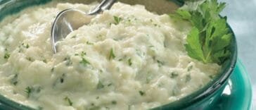 Herb and Cheese Mashed Cauliflower: A Tasty, Nutritious Dish