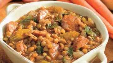Slow-Cooked Sausage and Lentil Stew: Comforting and Flavorful